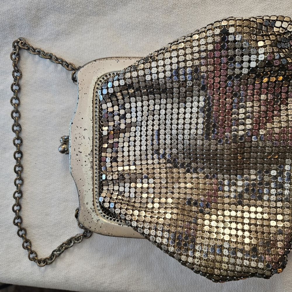 Sparkly Silver Mesh Hand Bag - Picture 3 of 9